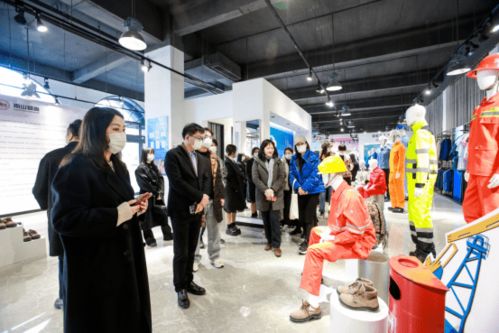 領(lǐng)略正裝魅力 南山智尚杯中國正裝設(shè)計大賽采風活動精彩回顧